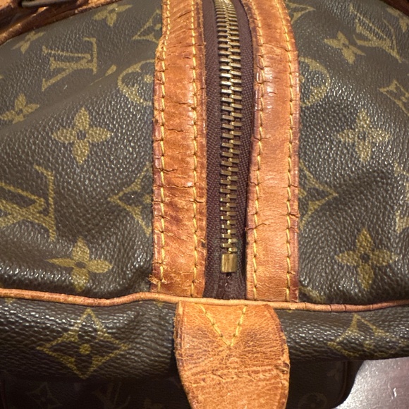 Louis Vuitton duffle bag see pics for wear bought at holt renfrew - Picture 6 of 13